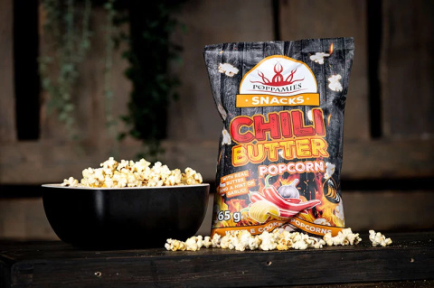 Ostry popcorn Poppamies Chili Butter z masłem i czosnkiem, 65g Ostry popcorn Poppamies Chili Butter z masłem i czosnkiem, 65g